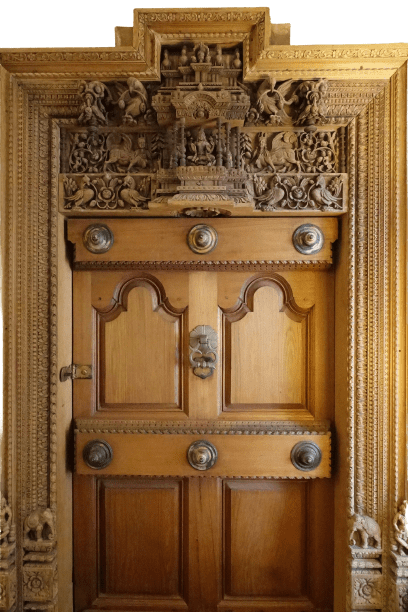 chettinad wooden pillars